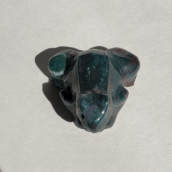 Green Ocean Jasper Frog Carving - Picture 3 of 5